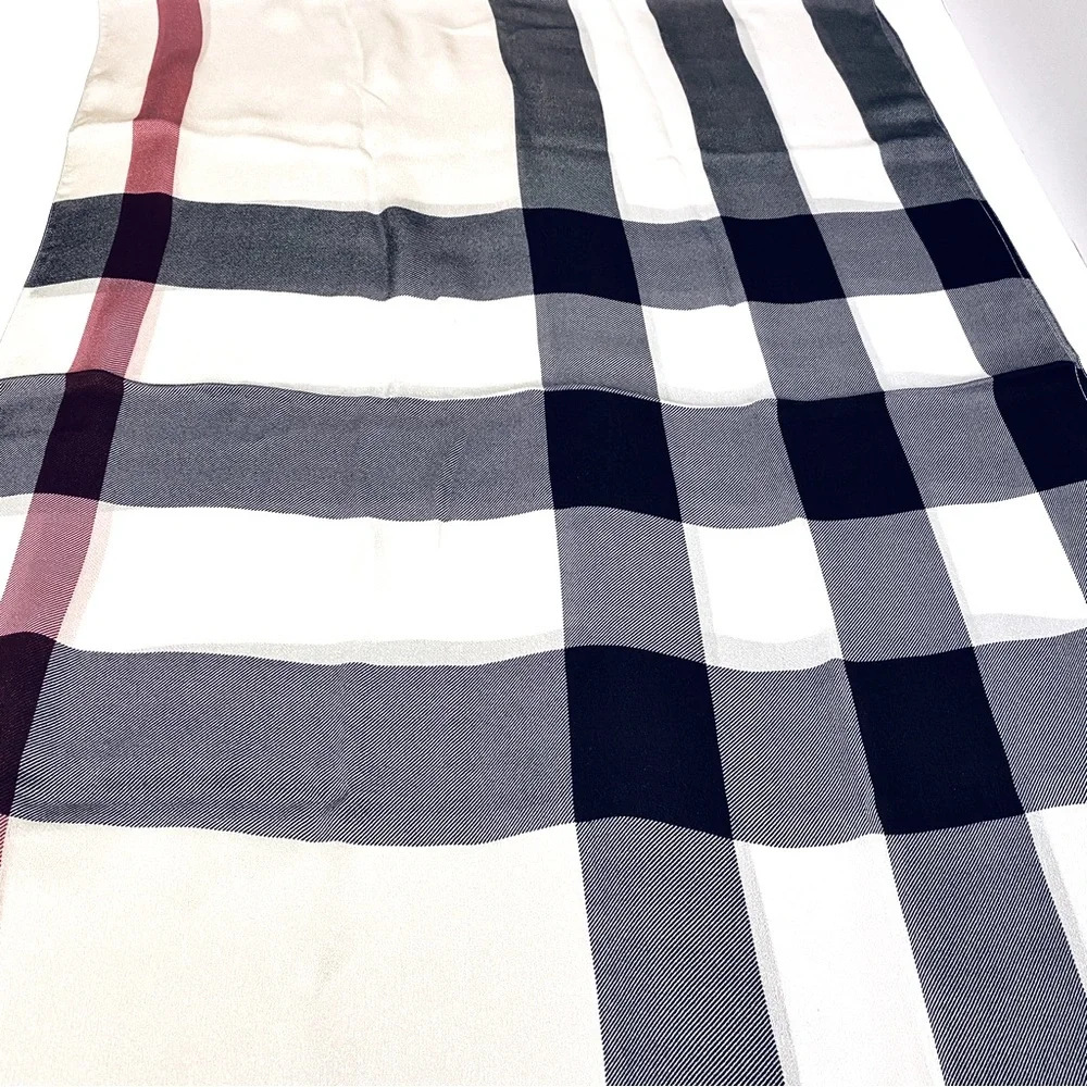 Burberry Brit Silk Check Stole / Scarf Rectangular. - Picture 11 of 11